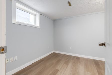 Spacious 2-Bedroom Basement Suite for Rent in Calgary - Photo 3