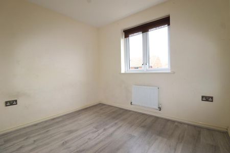 3 bedroom semi-detached house to rent - Photo 4