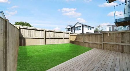 3 bedroom + study Home for Rent in West Harbour - Photo 2