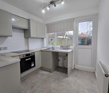 2 bedroom terraced house to rent - Photo 4