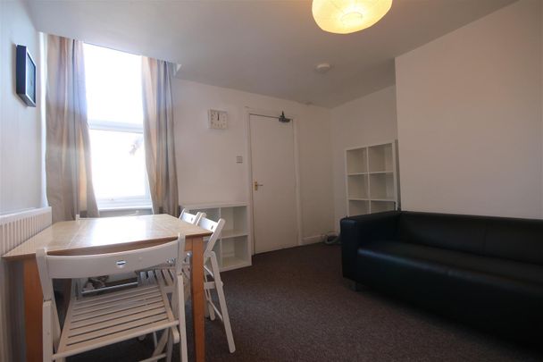 Starbeck Avenue, Sandyford - Photo 1