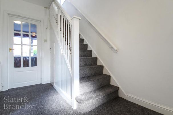 3 bedroom end of terrace house to rent - Photo 1