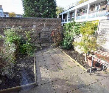 Waterside Close, London, SE16 - Photo 5