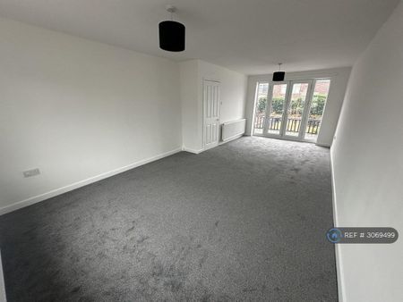 3 bedroom semi-detached house to rent - Photo 2