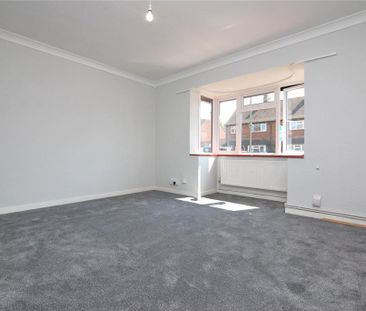 4 bedroom semi-detached house to rent - Photo 2