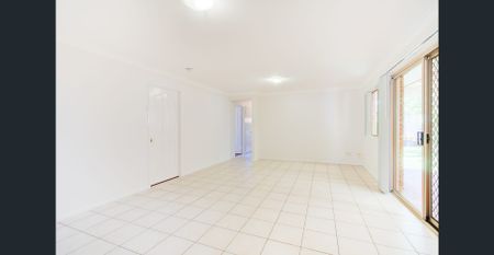 FRESH PAINT - NEW BLINDS CLOSE TO LOCAL PARKS IN A QUIET CUL DE SAC - Photo 4