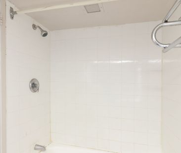 1975 Maisonneuve Blvd West - Photo 5