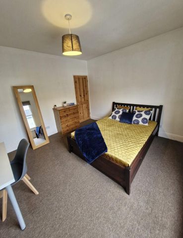 3 bedroom terraced house to rent - Photo 3