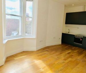 2 Bedrooms Flat to rent in Castle Street, Tonbridge TN9 | £ 231 - Photo 1