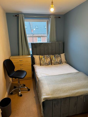 6 Bed Student Accommodation - Photo 5