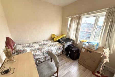 3 Bedroom Terraced To Let - Photo 4