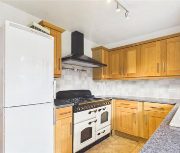 3 bedroom semi-detached house to rent - Photo 6