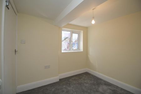 3 bedroom maisonette to rent - Photo 5