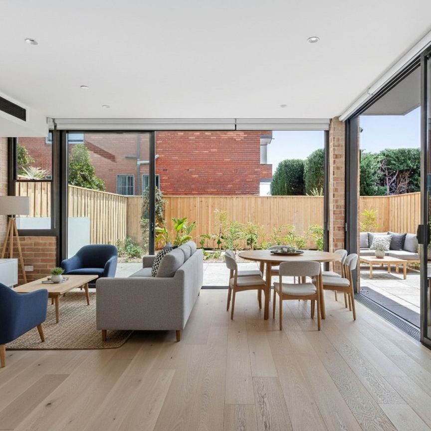 Prestige 3-Bed Terrace for Lease - Private Lift & Double Garage - Photo 1