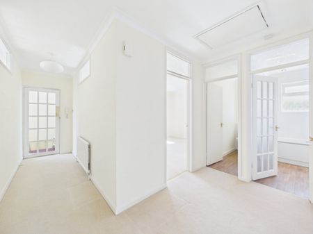 Hambleton, Burfield Road, Old Windsor,SL4 - Photo 4