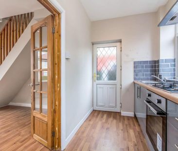2 bedroom semi-detached house to rent - Photo 4