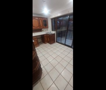 2 Bed Terraced House, Armstrong Close, E6 - Photo 5