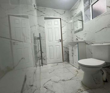 Gravelly Hill, Birmingham, B23 - Photo 3