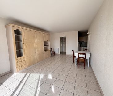 Location Appartement 2 pièces 49m² LES SABLES D OLONNE 85100 - Photo 2