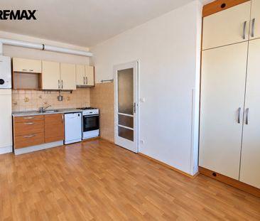 Pronájem bytu 2+1 66 m² - Photo 1