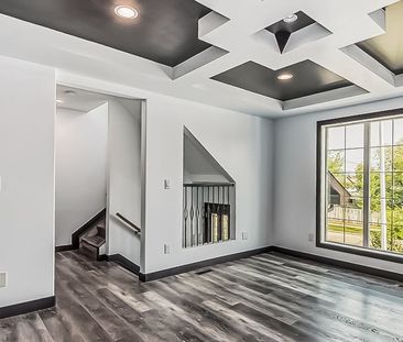 Beautiful 2 Bedroom Townhouse With Attached Garage In Britannia You... - Photo 1