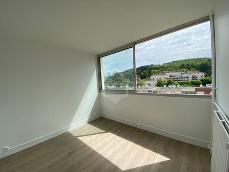 Chaville : appartement 4 pièces 67 m2 refait à neuf, au 9ème étage avec balcon, - Photo 3