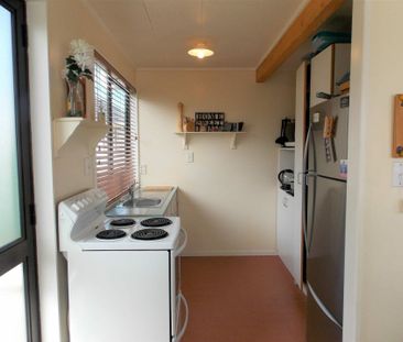3 Bedroom - 2 Storey - Carport - Photo 3