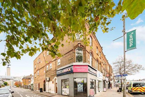 Broadway, London, W13 - Photo 1