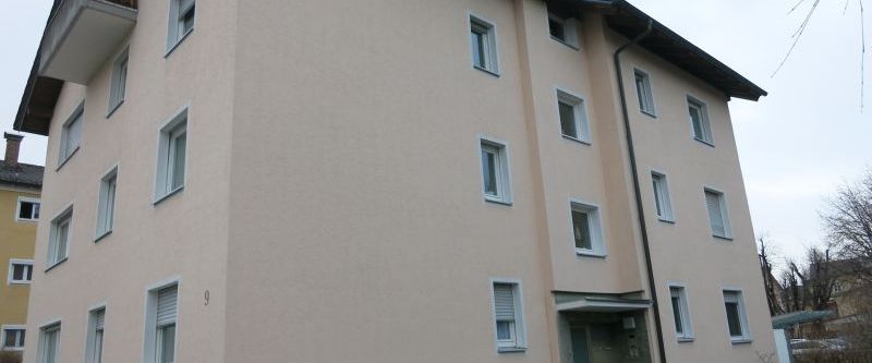 Neu renoviert: 2-Zimmer-DG-Wohnung (ohne Balkon) in der Rosenheimer City! - Photo 1