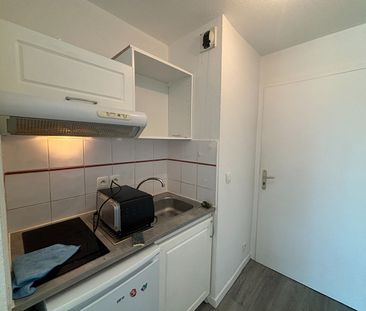 Location Appartement 1 pièce 27m² - Photo 3