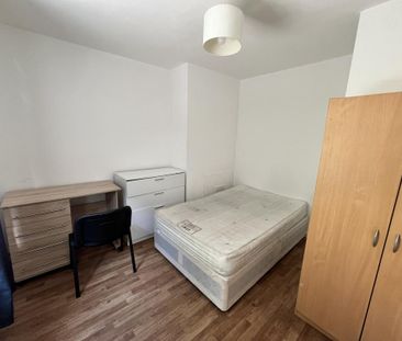 1 bedroom in a house share to rent - Photo 5