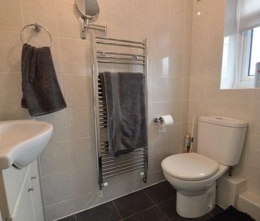 Eltham Avenue, Slough, Berkshire,SL1 - Photo 1
