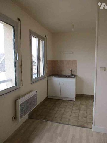 A LOUER Centre Ville d'AVRANCHES Appartement sans ascenseur situé au 2ème étage comprenant : ... - Photo 5