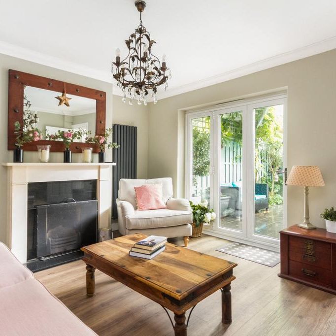 4 bedroom terraced house to rent - Photo 1