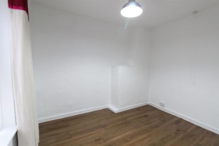 Eastland Road, Yeovil - Photo 3