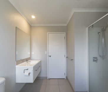 Executive Family Home - Photo 1