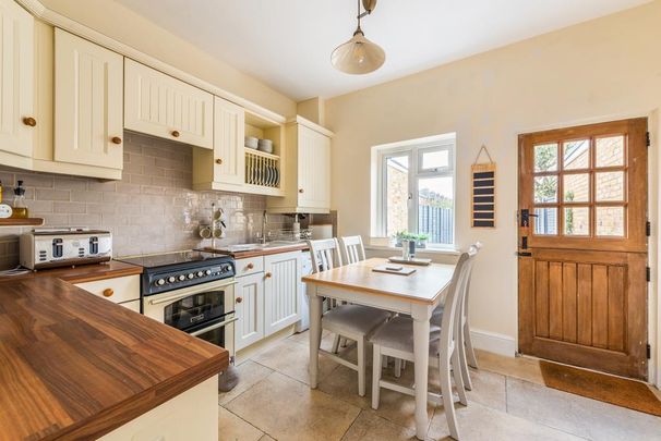 2 bedroom terraced house to rent - Photo 1