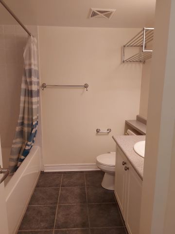 For Lease - 212 Eglinton Avenue Unit# 906, Toronto, Ontario - Photo 2