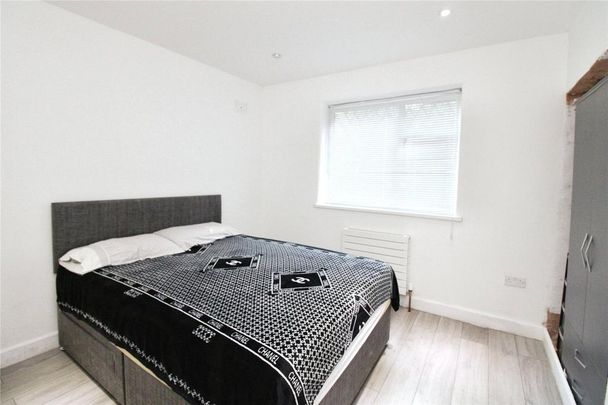 3 bedroom end of terrace house to rent - Photo 1