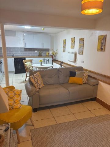 1 bedroom flat to rent - Photo 2