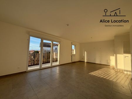Location Appartement 3 pièces 66m² THONON LES BAINS 74200 - Photo 2