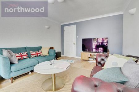 3 bedroom townhouse to rent - Photo 2