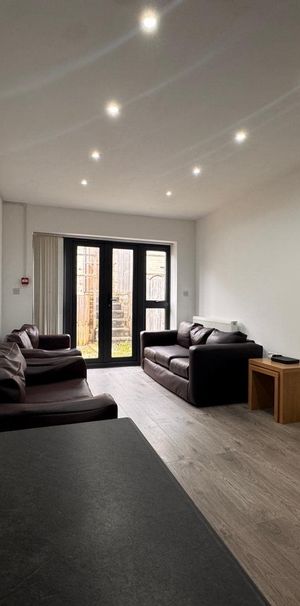 Cyprian House, Monthermer Road - Photo 1