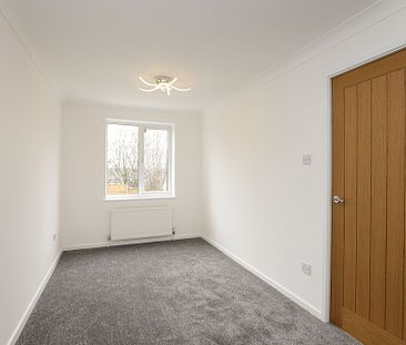 3 bedroom Detached House to rent - Photo 4