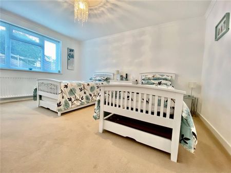 2 bedroom apartment to rent - Photo 5