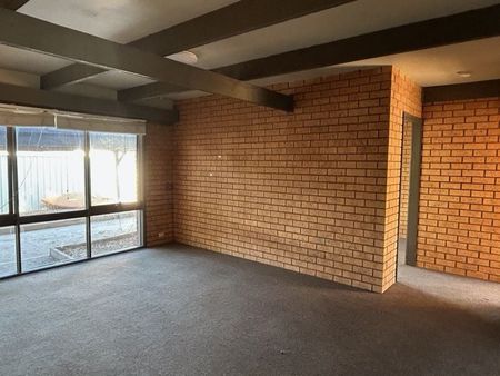 LOW MAINTENANCE FLAT - Photo 3