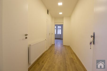 Pronájem bytu v Praze 10, byt 2+1, nezařízený - Fotografie 4