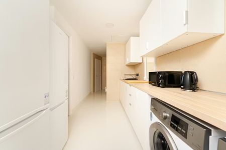 Calle de Juan Álvarez Mendizábal, Madrid, Community of Madrid 28008 - Foto 4