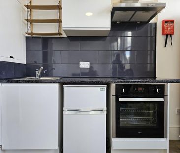 Studio to rent - Photo 5