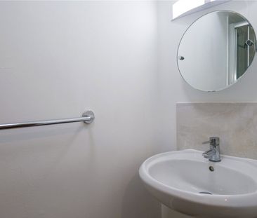 Grange Avenue, Reading, Berkshire, RG6 - Photo 1